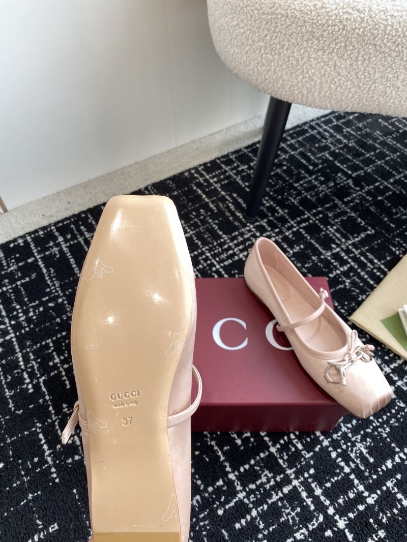 Gucci Flat Shoes